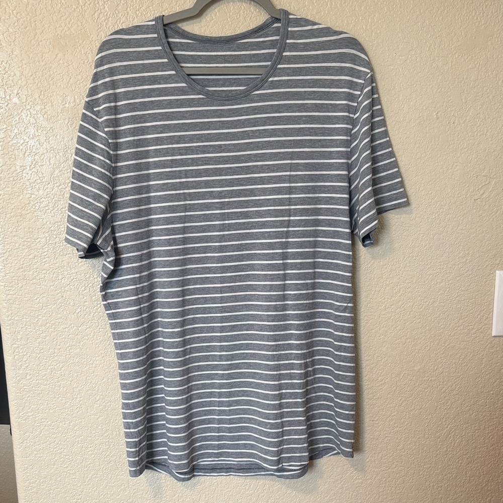 Lululemon Mens 5 year basic tee